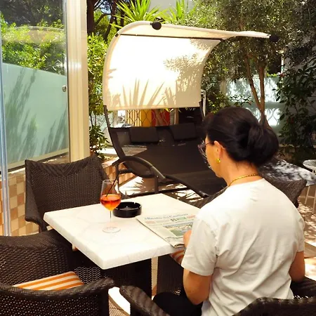 Tulipe Nazionale Hotell