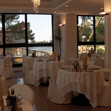 Tulipe Nazionale Hotell 3*