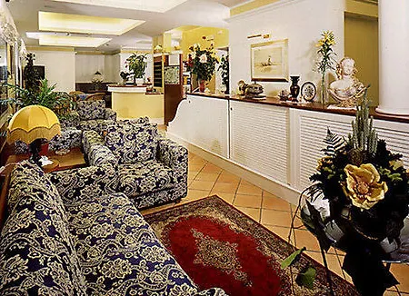 Tulipe Nazionale Hotell